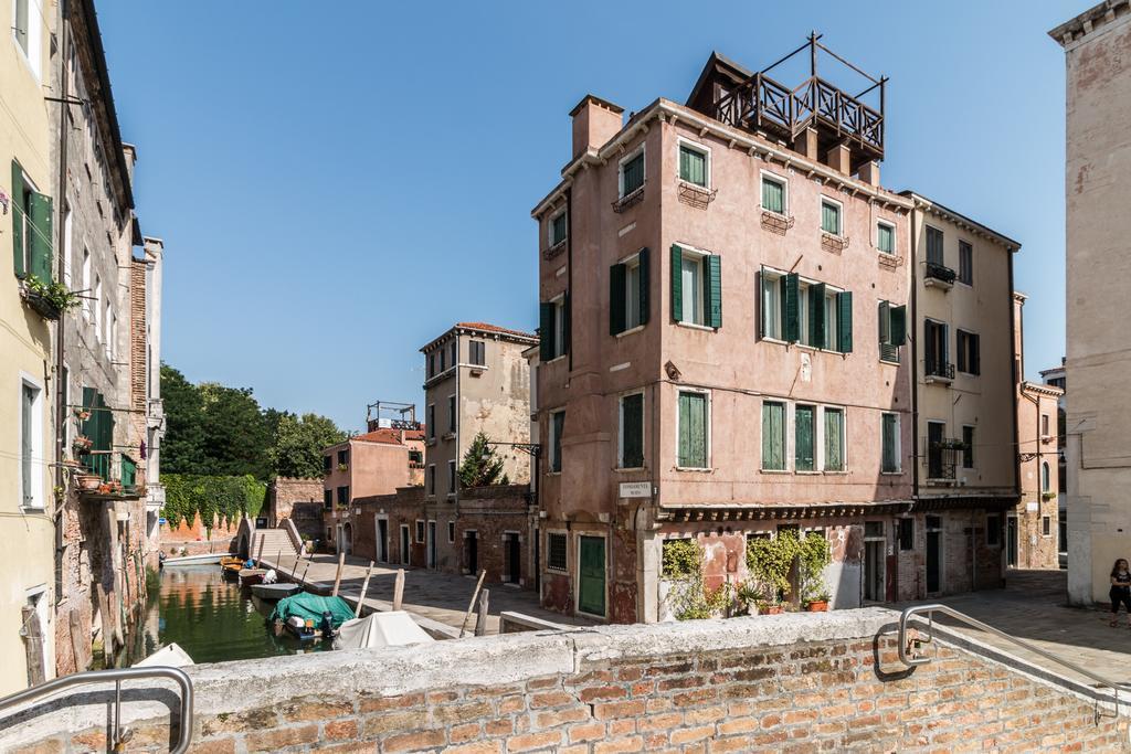 7 Windows On Venice Exterior photo